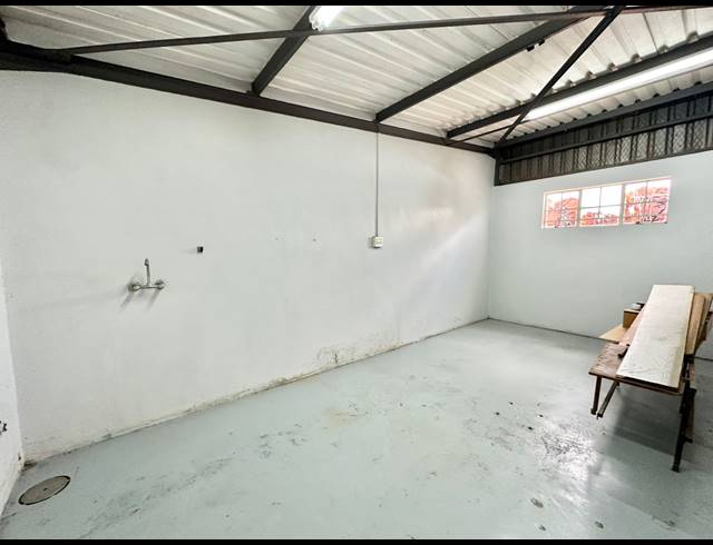 M² BUSINESS CENTRE FOR SALE IN ANNADALE